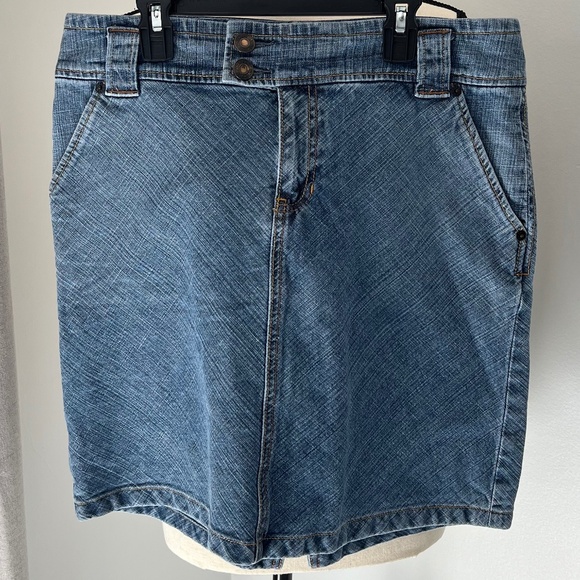 VTG Gap Stonewash Denim Stretch Mini Skirt Sz 8 - Picture 1 of 7